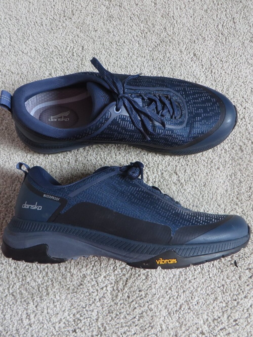 Dansko Womens Makayla Outdoor Sneaker Size 9/39 Navy Blue Vibram Waterproof